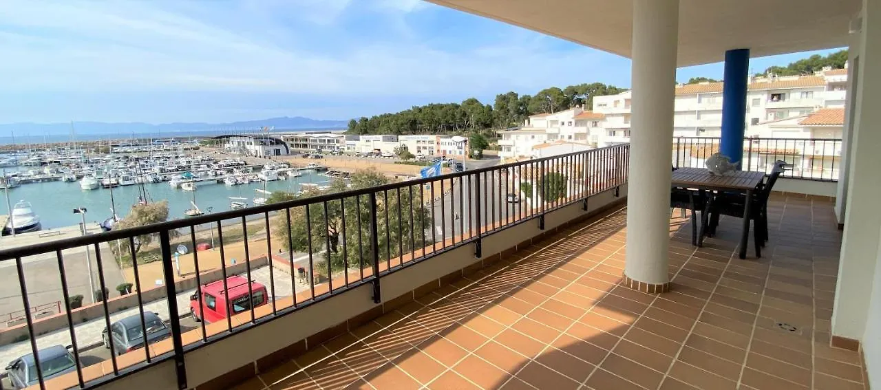 Apartaments Club Nautic L'Escala Apartment